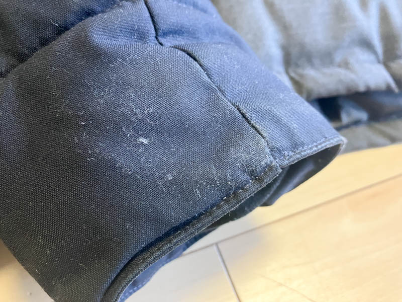 ダウンジャケットの袖の汚れ
